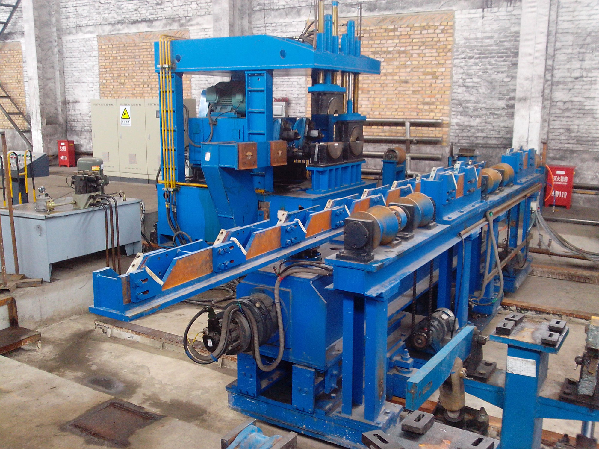 焊管輔助設備如何分類